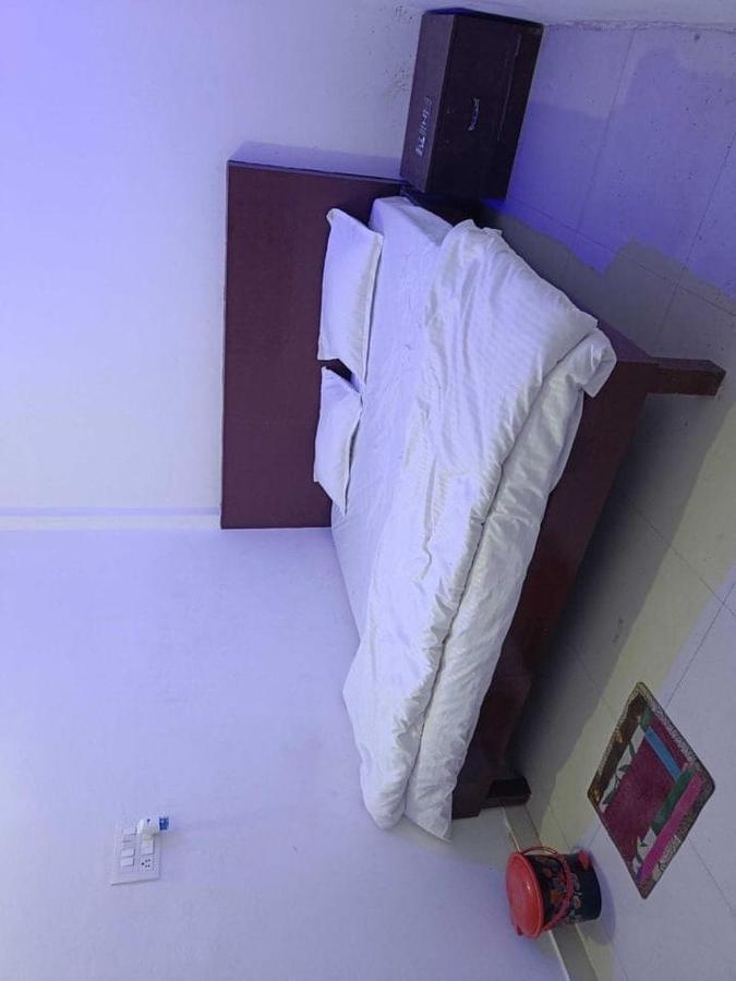 Oyo Pandey Ji Guesthouse โคราฆปุระ ภายนอก รูปภาพ